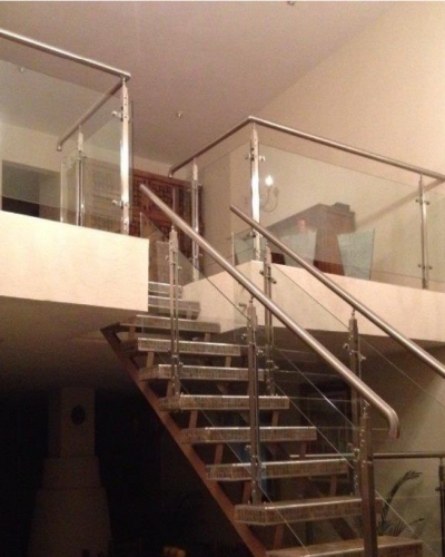 Coloque-ya-escaleras-y-andadores-vidrio.png